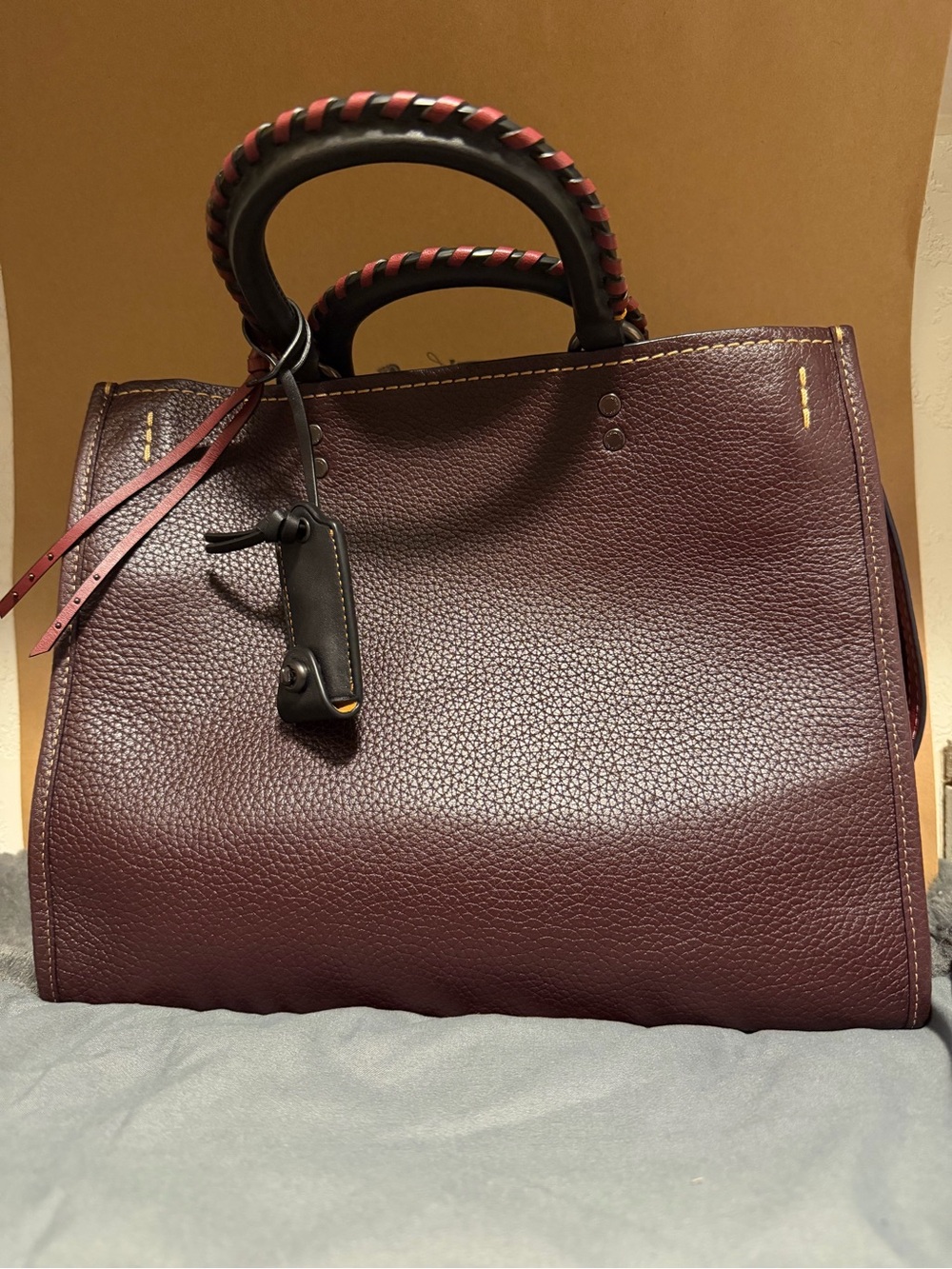Coach Rogue 30 1941 oxblood